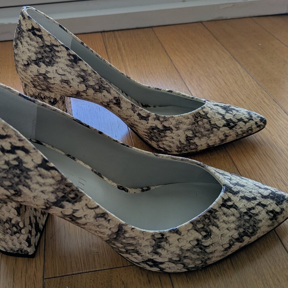 1. State Saffy Block Heel Pump Black and White